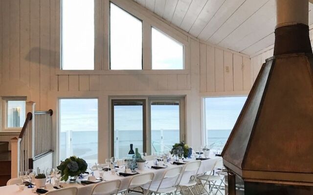 Blue - Inn on The Beach