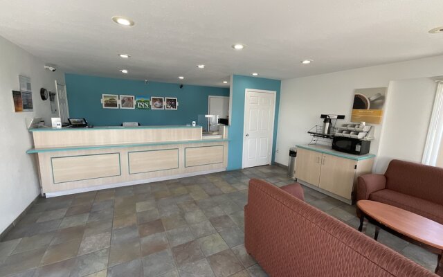 Country Yard Inn and Suite