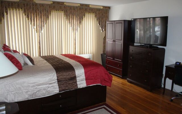 Cozy, Classy Duplex near NYC