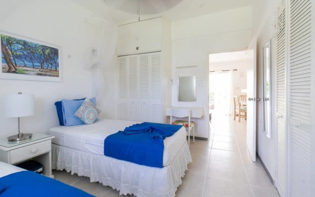 Sungazer - Holetown Apt & Beach Club on West Coast