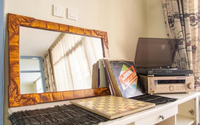 Vibrant and Central Flat in Karsiyaka Near Sea