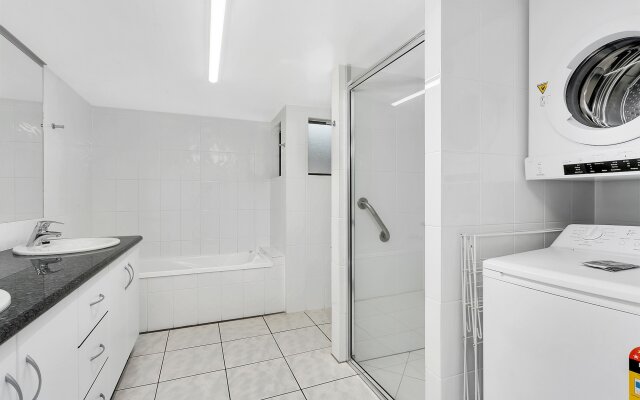 Roydon Beachfront Apartments