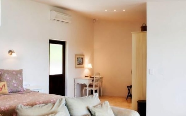 Matiatia Bay – Guest Rooms – Blackpool