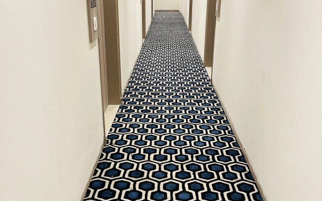 Hotel The Royal Vista