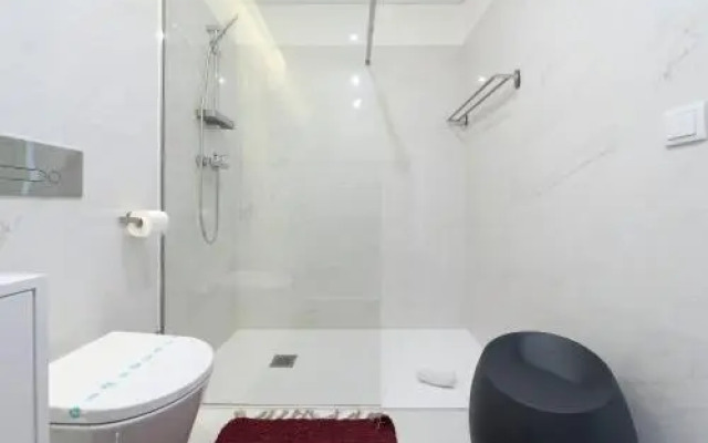 Lovelystay - Central Flat W/ Ac And Balcony