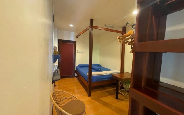 OYO 90368 Jono's Place Guesthouse