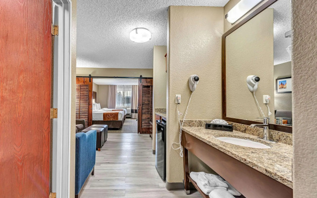 Comfort Suites Lakewood - Denver