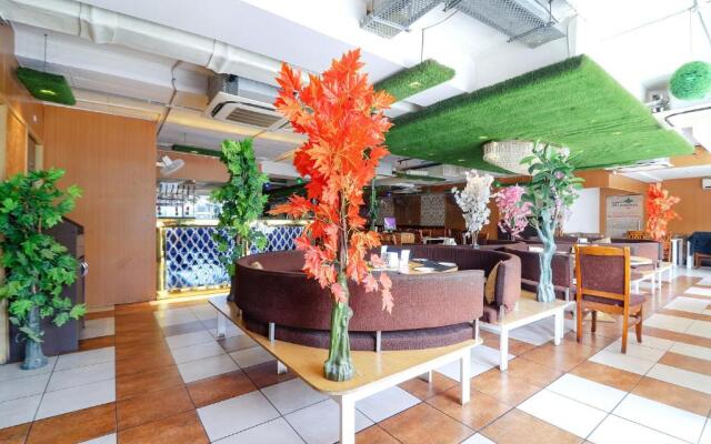 FabHotel Aamantran & Banquet Halls