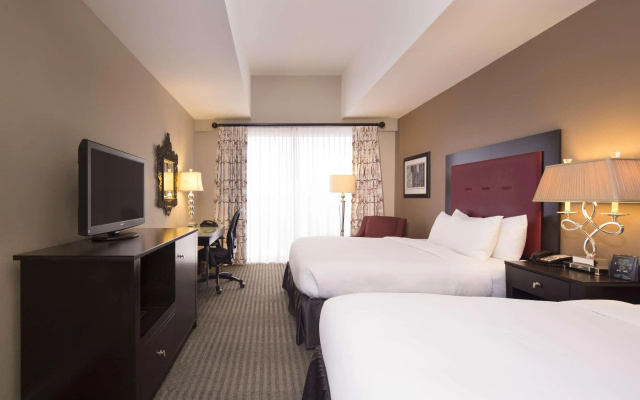 DoubleTree by Hilton Hotel Raleigh Brownstone University