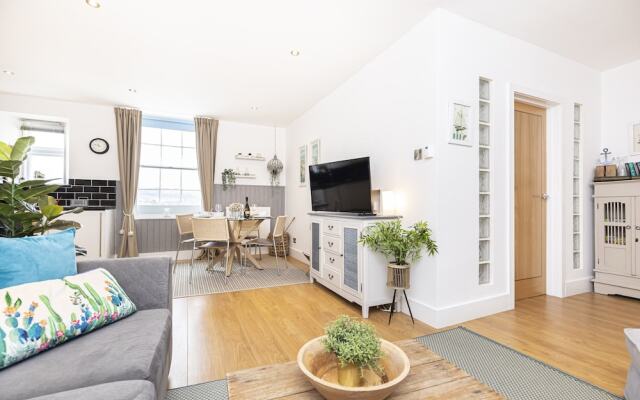 Stunning 1-bed Apartment Overlooking Swanage Bay