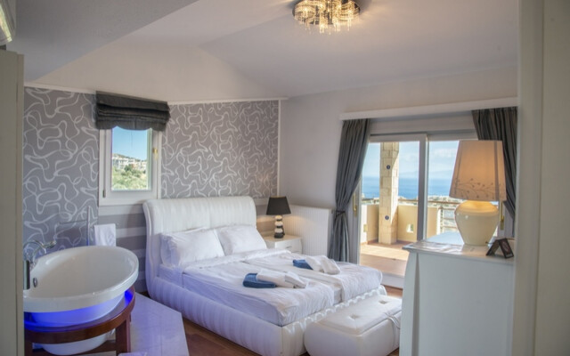 Villa Irida, sleeping 8, sea views, private pool