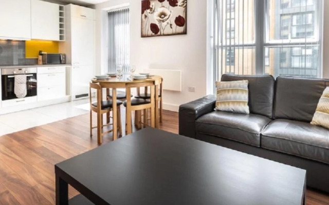 Impeccable 2-bed Apartment in Reading