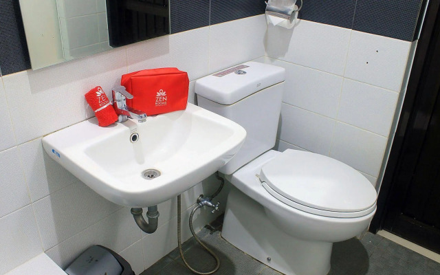 ZEN Rooms Lengkong Besar