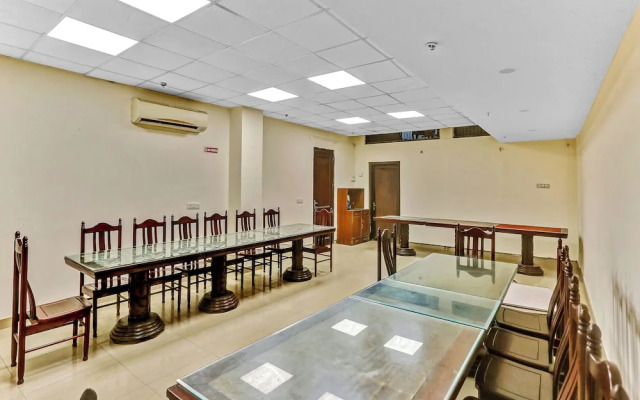 Signature Plaza By MERRIMENT