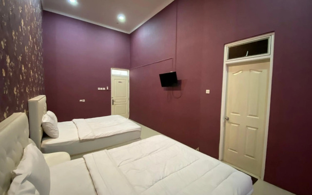 Capital O 1888 Griya RW Family Guest House