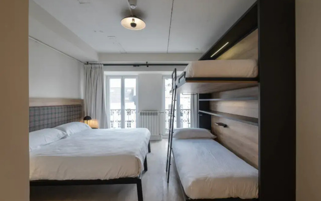 LATROUPE Grand Place Hostel