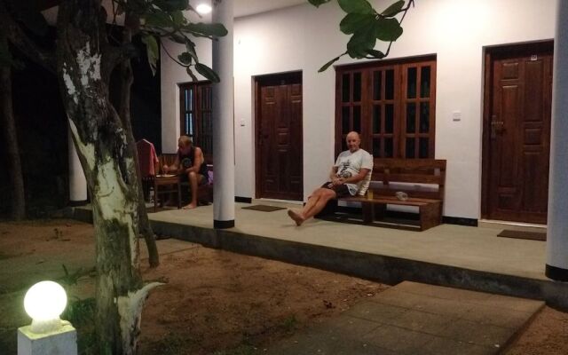Hangloose Arugambay