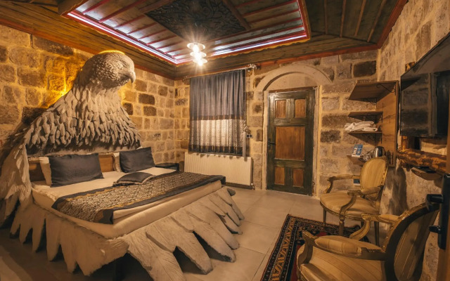 Kayatas Hotel
