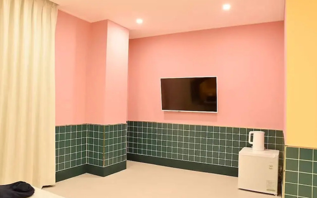 Unknown Hotel