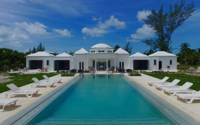 Seven Palms 7 Bedroom Home