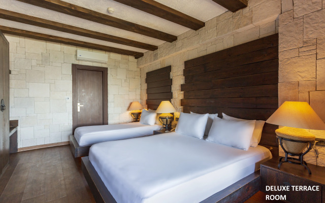 Manaspark Deluxe Hotel