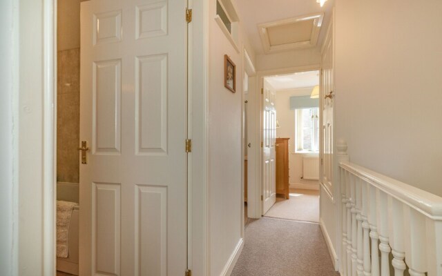 4 Aldelyme Court