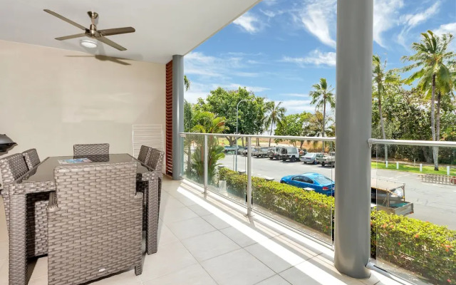 Peponi 4 - Beachfront Apartment