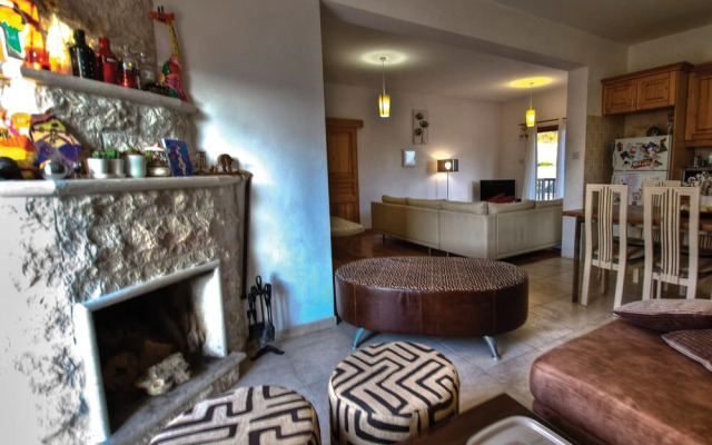Lania Royal Oak Villa