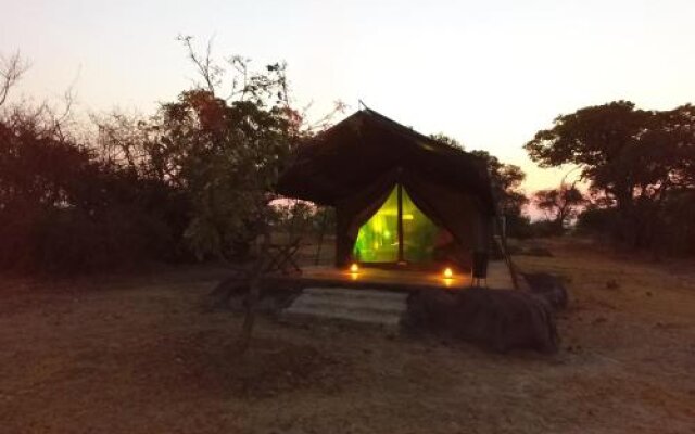 Kubu Kweena Lodge