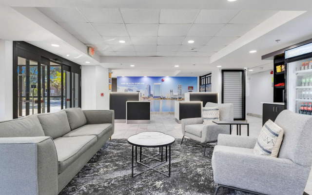 La Quinta Inn & Suites by Wyndham Jacksonville Mandarin
