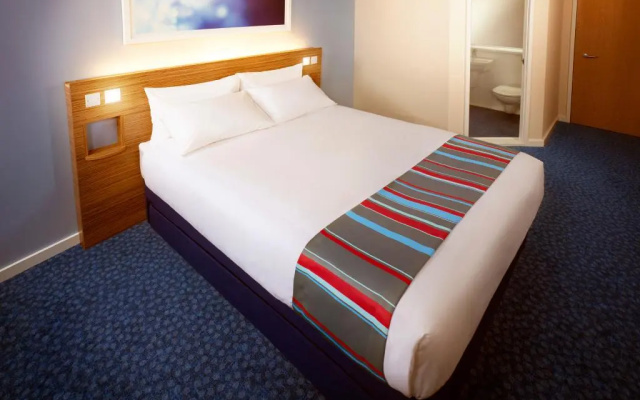 Travelodge Farnborough Central