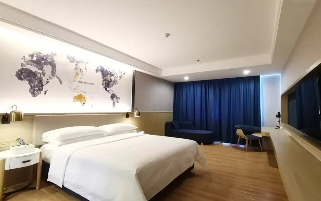 Kyriad Hotel (Guangzhou North Railway Station Metro Station)