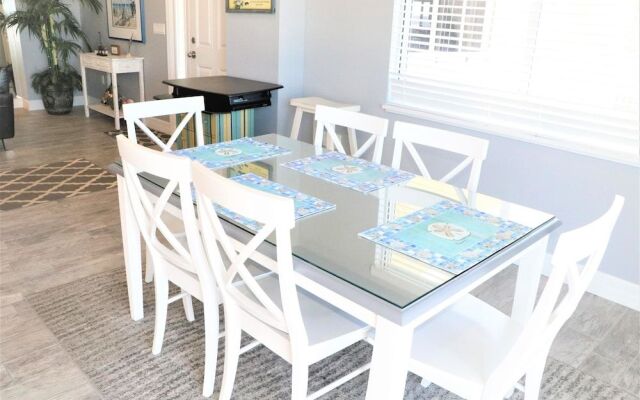 Jamaica Royale 806 - 2 Br Condo