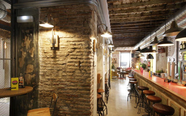LemonRock Hostel