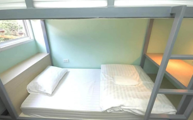Good Day Hostel