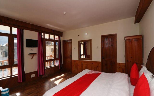 OYO 13710 Home Studio near Hadimba Manali