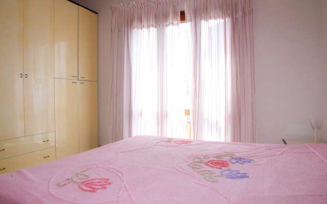 San Teodoro Lu Fraili Apartments