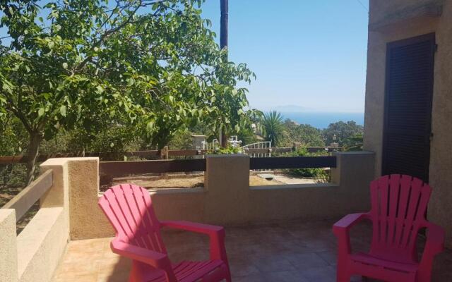 Bas de Villa chez Mr.Girolami Dominique