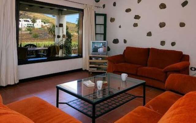 Villa 2 Bedrooms With Pool And Wifi 106085