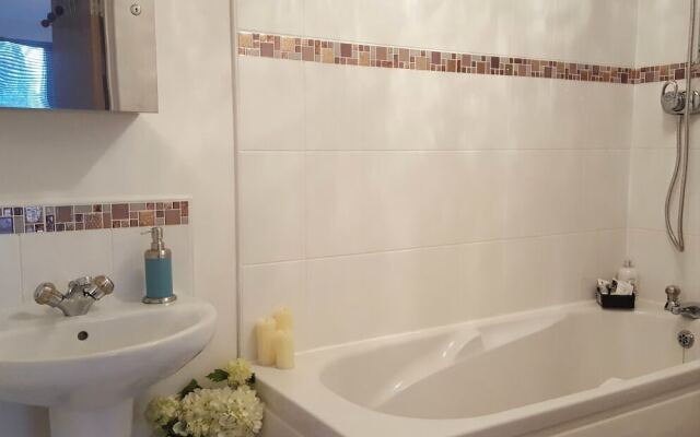 Cardiff Central Apartment