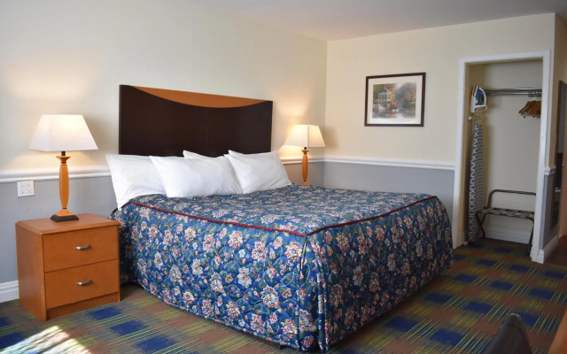 East Norwich Inn