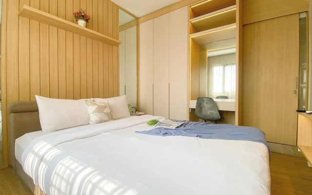 Modern Look 2Br At Puri Garden Apartment