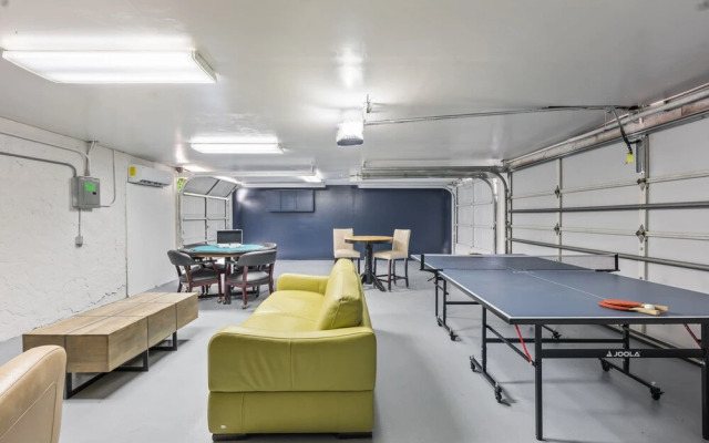 Caddy Shack - 6BD Pool with Golf Views