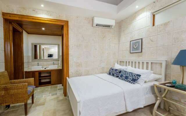 Luxury Villa with Beachfront Eden Roc
