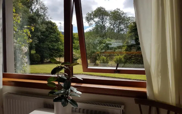 Lilyoak Bed & Breakfast