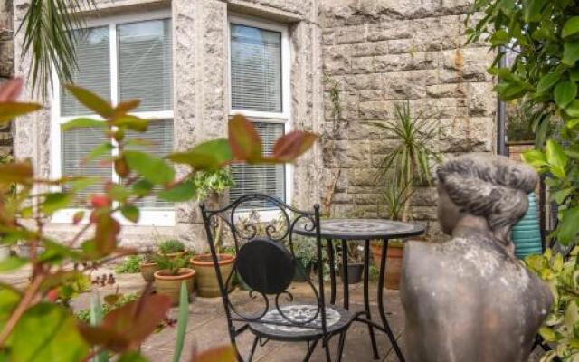 Pendennis Guest House