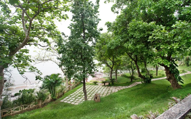 Stone Water Eco Resort