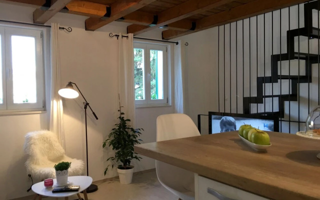 Central Split Apartments And Rooms Paese