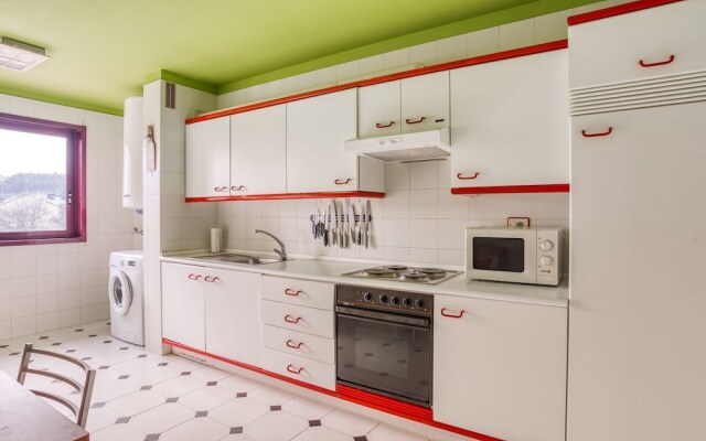 Cheerful Holiday Home in Santa Cruz near Sea Beach