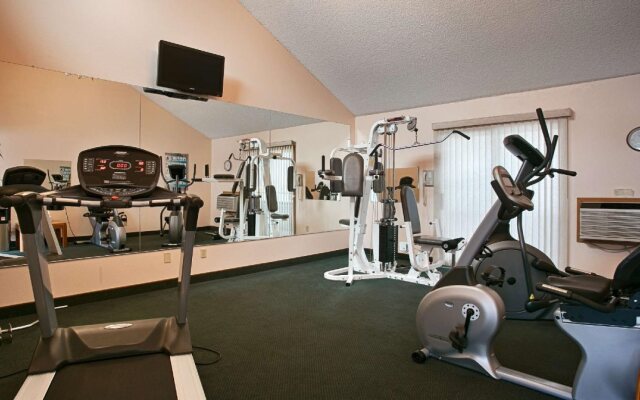 RiverTree Inn & Suites